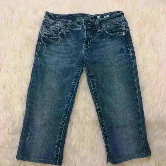 Miss Me Denim Women’s 28” Waist Shorts Pants - Picture 2 of 12